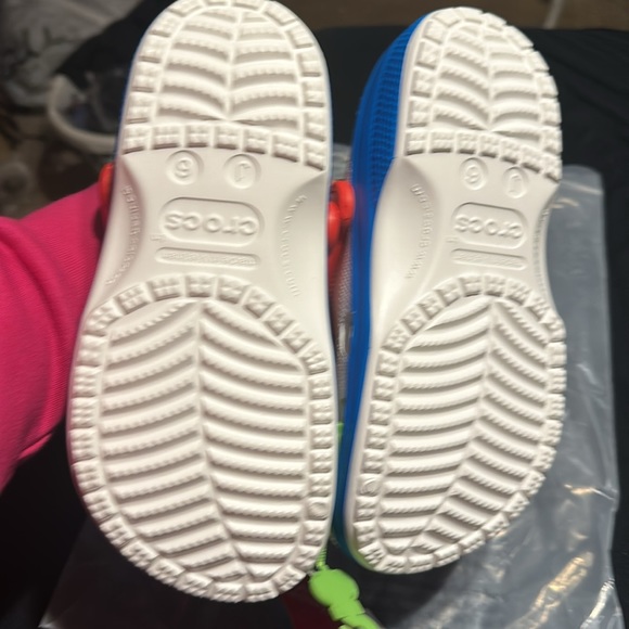 Hello kitty Crocs - Picture 3 of 3